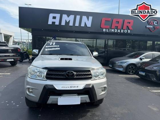 TOYOTA HILUX SW4 3.0 SRV 4X4 16V TURBO INTERCOOLER DIESEL 4P AUTOMÁTICO TOYOTA HILUX SW4 3.0 SRV 4X4 16V TURBO INTERCOOLER DIESEL 4P AUTOMÁTICO